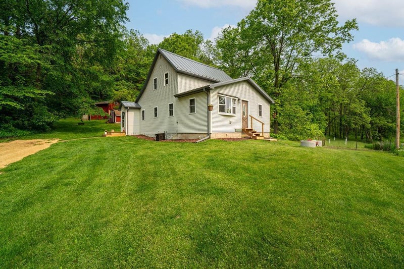 S1341 Deer Creek Rd, Nelson, WI 54756