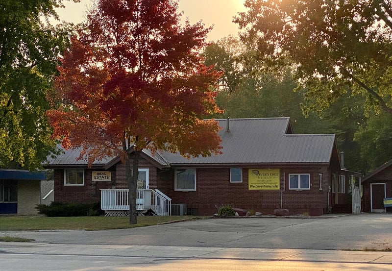 570 2nd Ave N, Windom, MN 56101