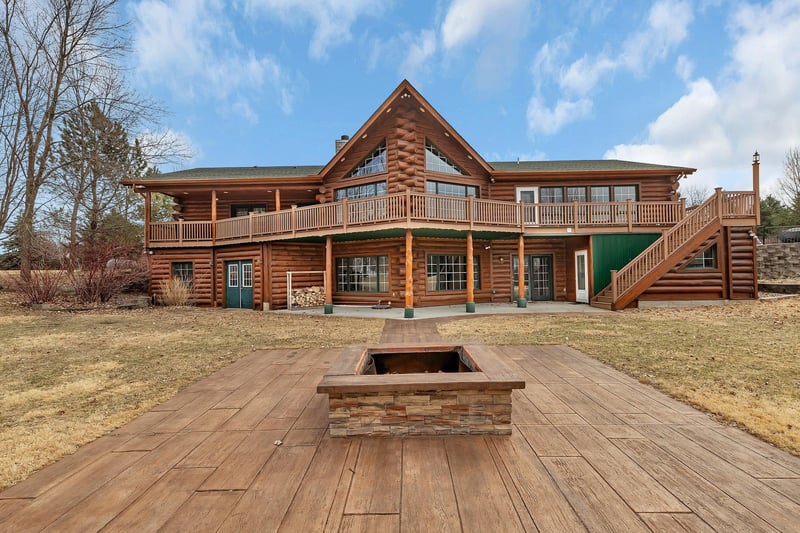 17031 236th Cir, Hutchinson, MN 55350