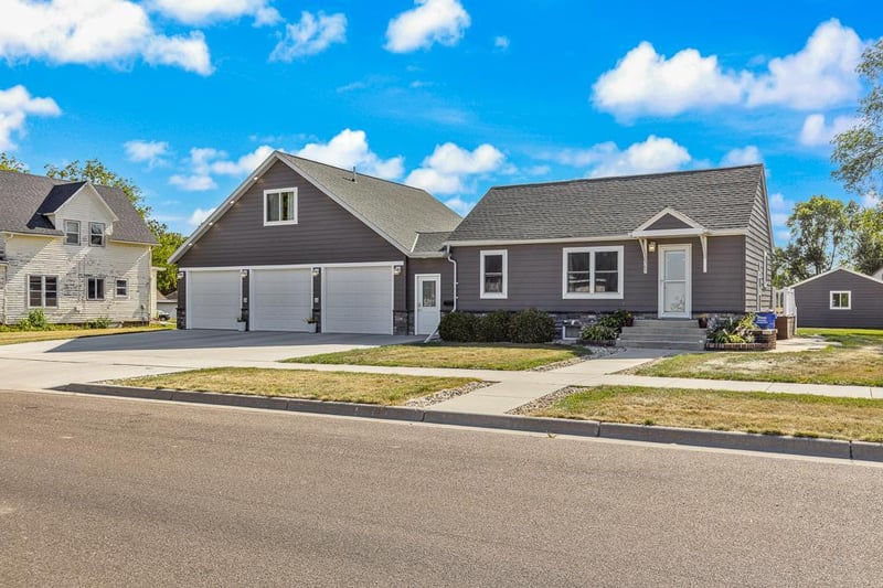 305 Ring Ave S, Canby, MN 56220