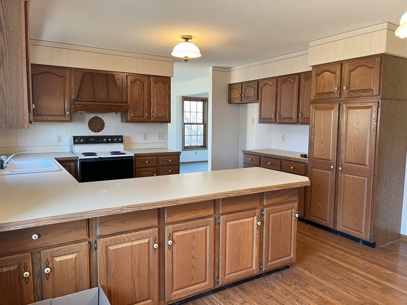 305 S 6th Ave E, Truman, MN 56088