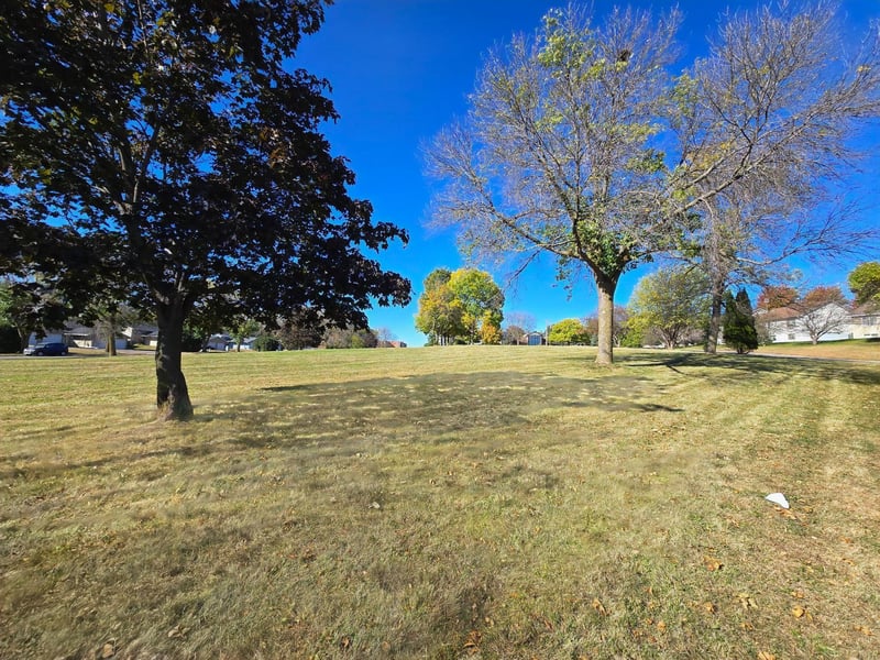 145x 4th St W, Hastings, MN 55033