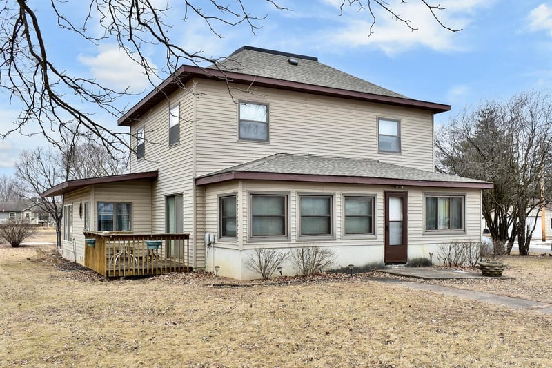 300 S Dodge St, Kellogg, MN 55945