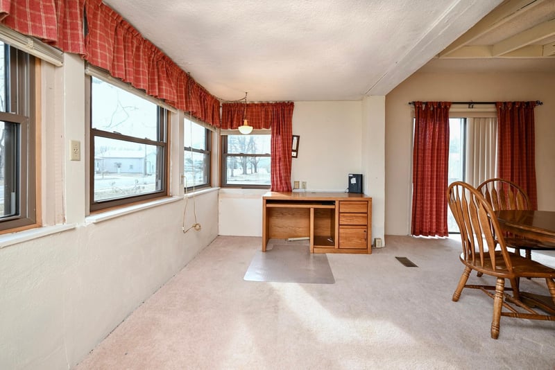 300 S Dodge St, Kellogg, MN 55945