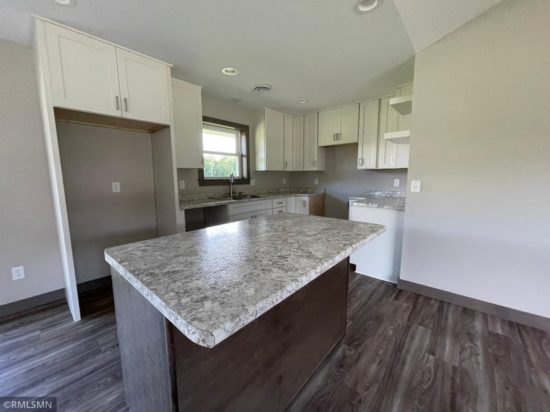 101 Nelson St, Elmwood, WI 54740