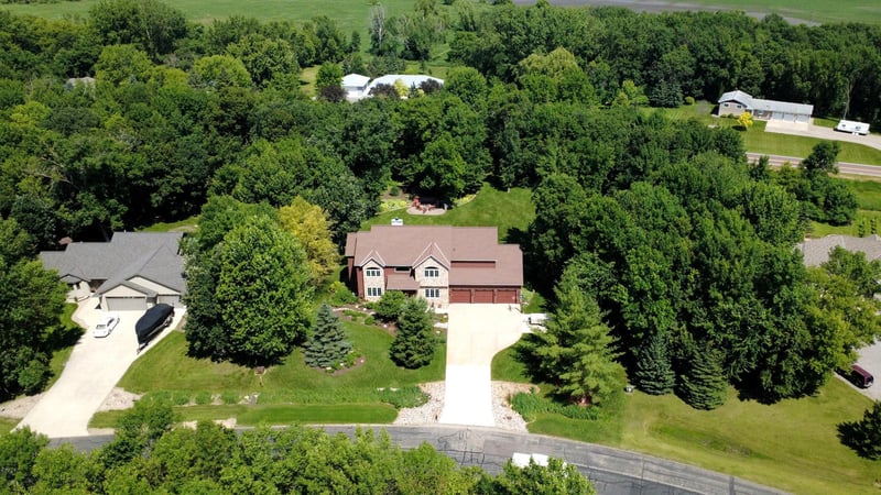 16694 206th Cir, Hutchinson, MN 55350