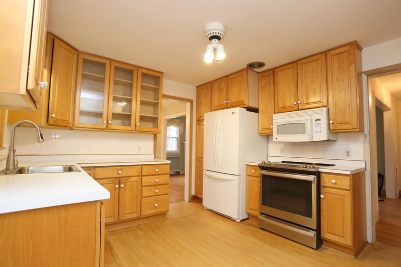 4904 W Sunnyslope Rd, Edina, MN 55424