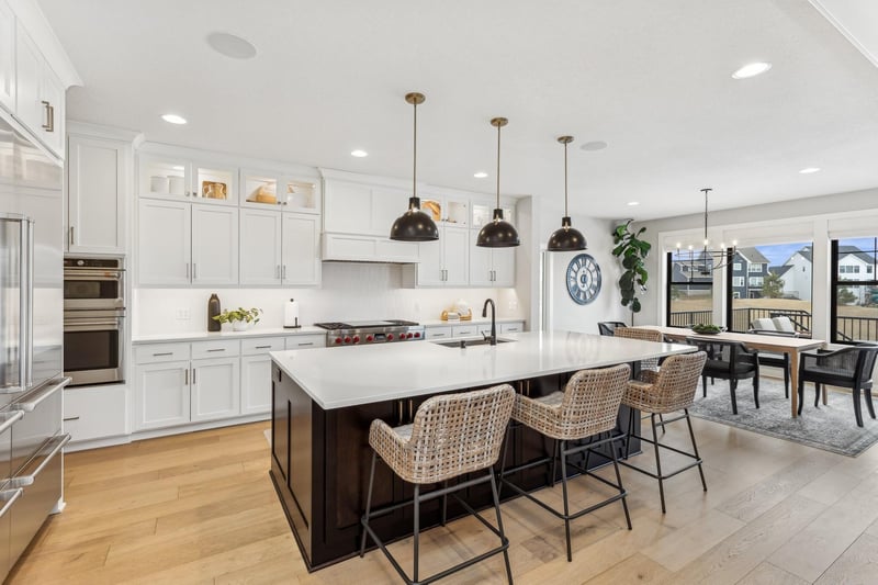 16417 Duluth Trl, Lakeville, MN 55044