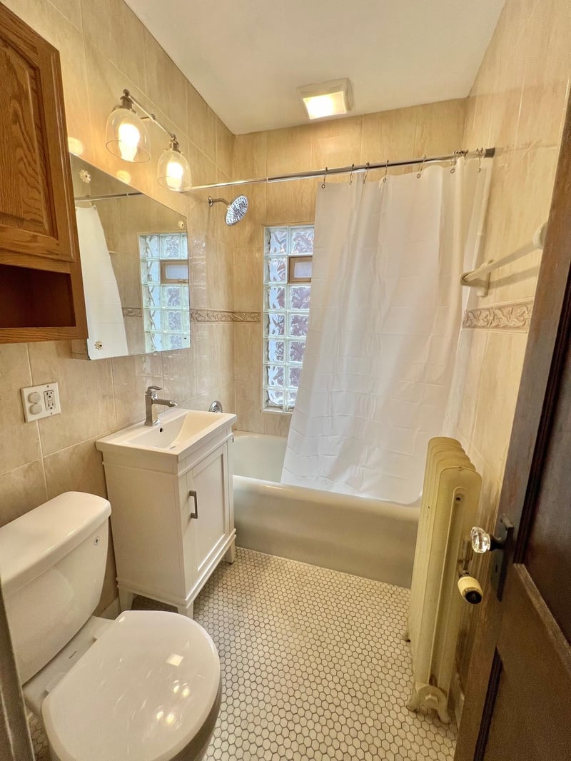 3345 Dupont Ave S, Minneapolis, MN 55408