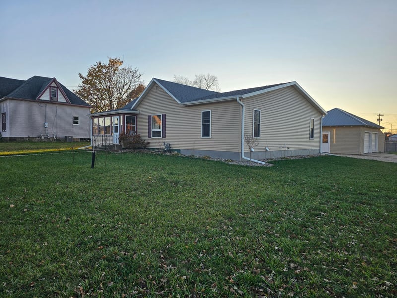 609 N Mather Rd, Le Roy, MN 55951