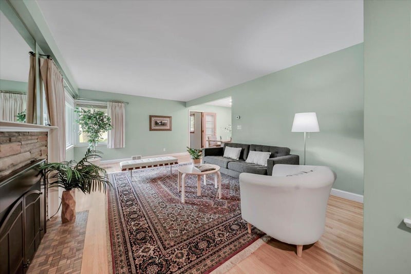 4512 Chatelain Ter, Minneapolis, MN 55422