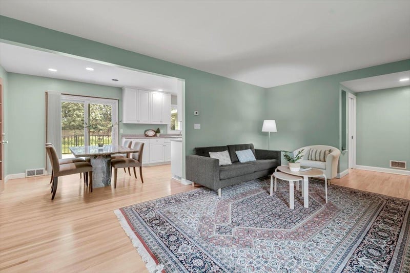 4512 Chatelain Ter, Minneapolis, MN 55422