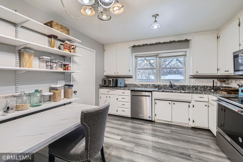 185 Craigbrook Way NE, Fridley, MN 55432