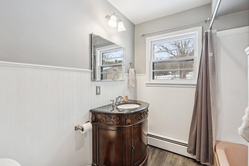 127 W Wilson Ave, Elmwood, WI 54740