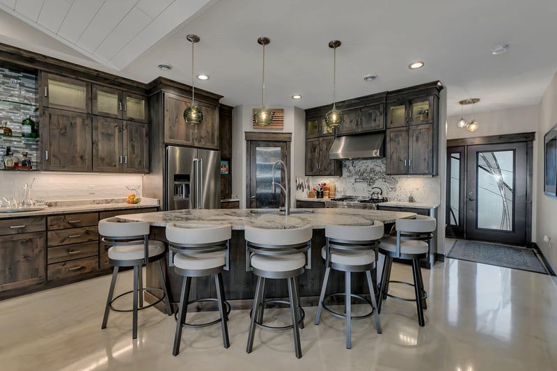 850 Lakewood Dr SW, Hutchinson, MN 55350