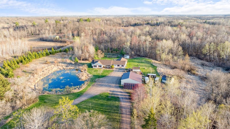 7272 Hawk Ridge Rd, Grasston, MN 55030