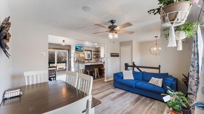 21135 Kale Dr, Silver Lake, MN 55381