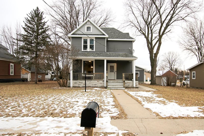 1031 Lafayette Ave, Lafayette, MN 56054