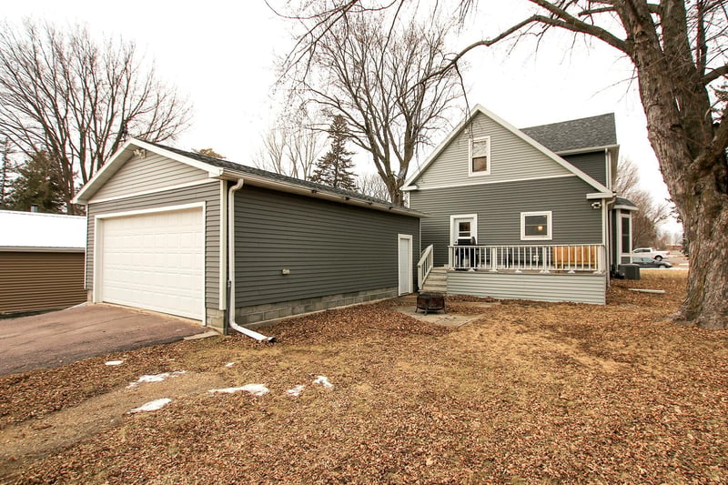 1031 Lafayette Ave, Lafayette, MN 56054