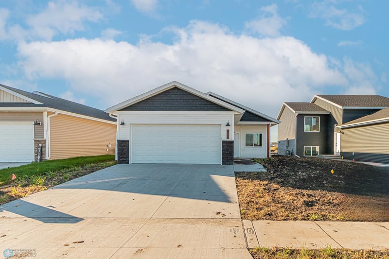 703 10th St NW, Frazee, MN 56544