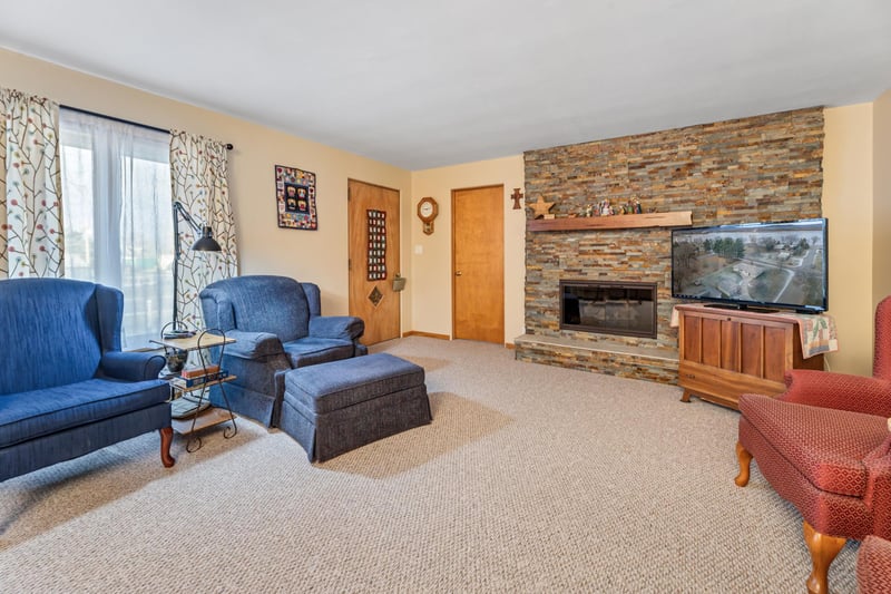 575 N Schiller St, Buffalo City, WI 54622