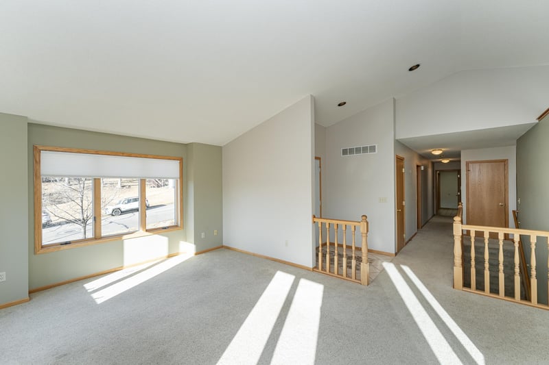 1337 Terry Dr, Saint Charles, MN 55972