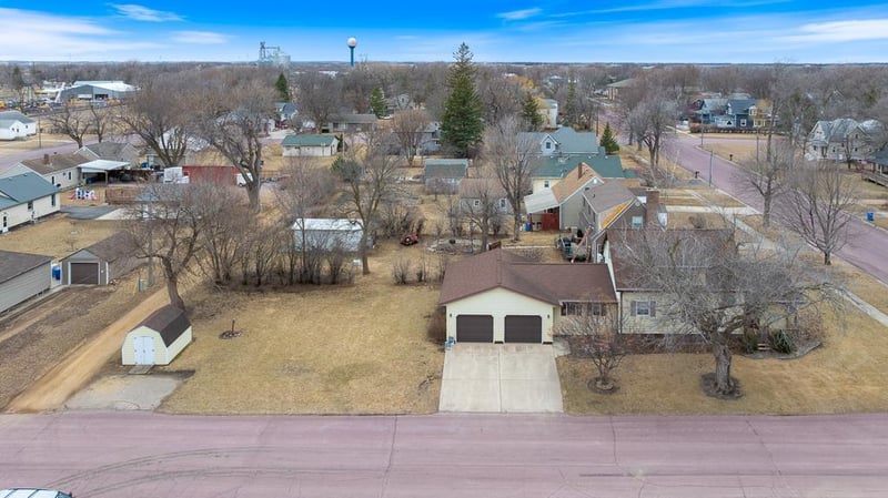 421 E Hughes St, Tyler, MN 56178