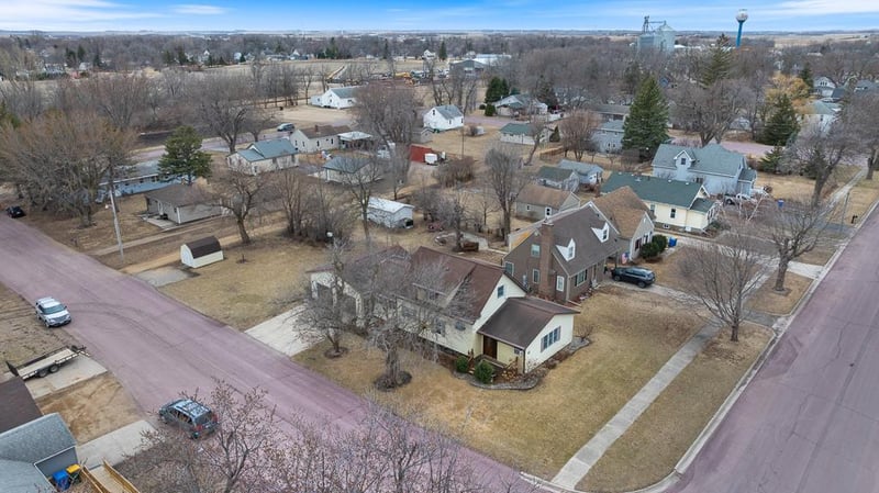 421 E Hughes St, Tyler, MN 56178