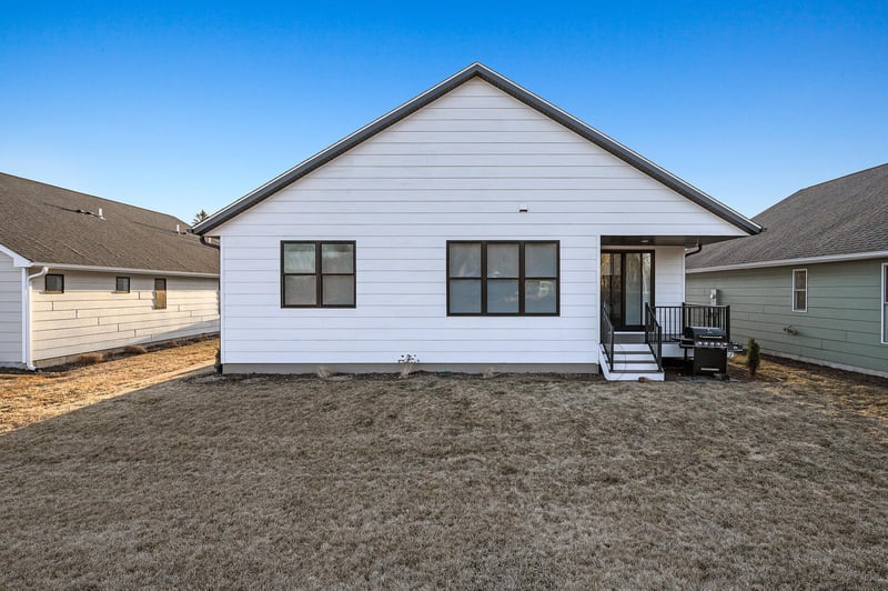 291 Liberty Dr, Hanover, MN 55341