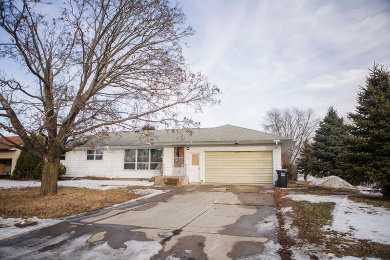 206 2nd St E, Chokio, MN 56221