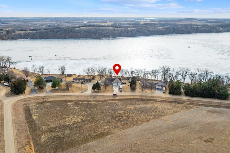 48941 North Shore Rd, Waterville, MN 56096