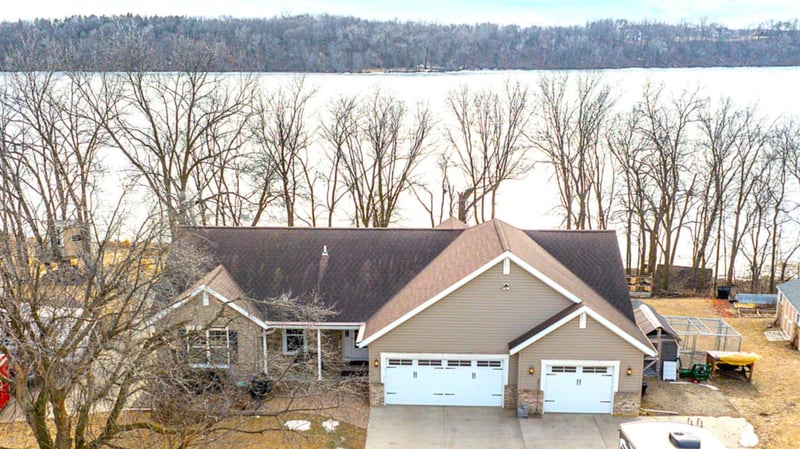 48941 North Shore Rd, Waterville, MN 56096