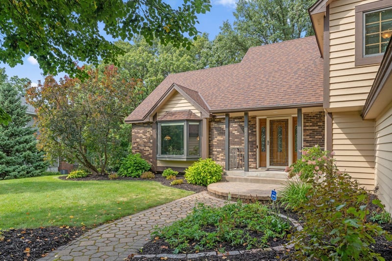 1445 Arden Oaks Dr, Arden Hills, MN 55112