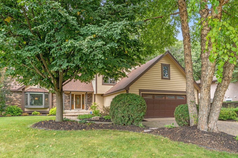 1445 Arden Oaks Dr, Arden Hills, MN 55112