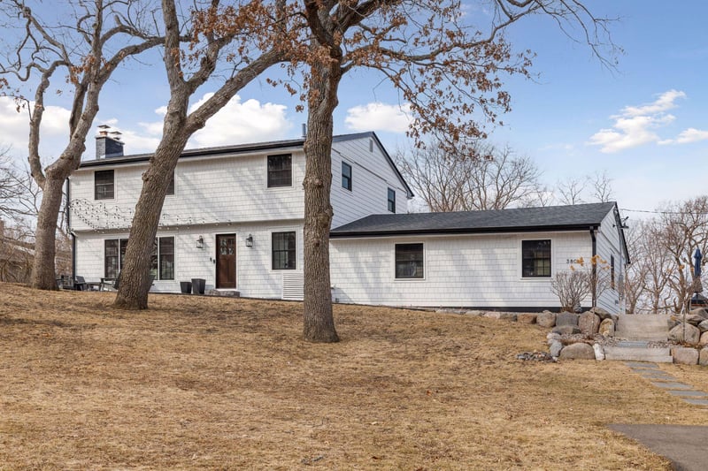 3804 Huntingdon Dr, Hopkins, MN 55305