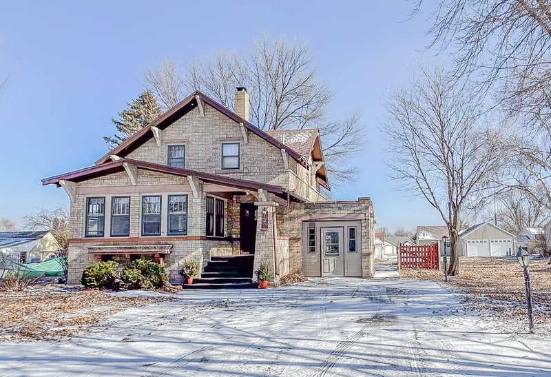 602 1st St SE, Fairfax, MN 55332