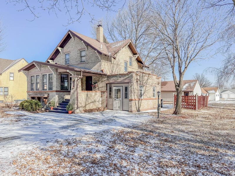 602 1st St SE, Fairfax, MN 55332