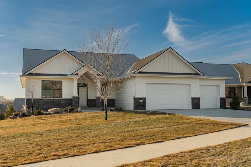 2656 Bentley Dr SW, Rochester, MN 55902