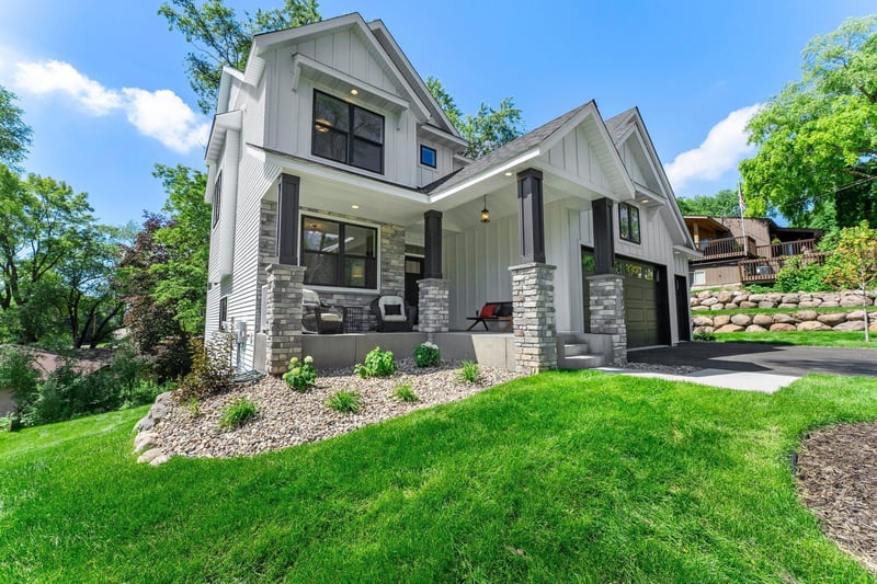 932 Orchard Ln, Roseville, MN 55113
