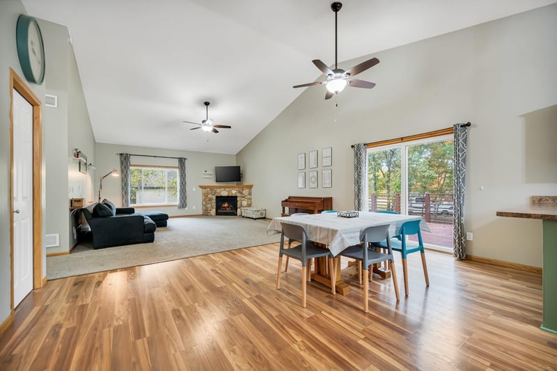 27168 Bayshore Dr, Isanti, MN 55040