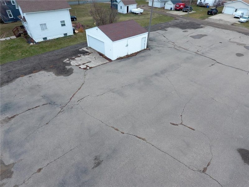 326 1st St NE, Blooming Prairie, MN 55917