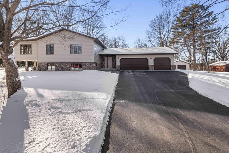 116 Maplewood Dr, Randall, MN 56475