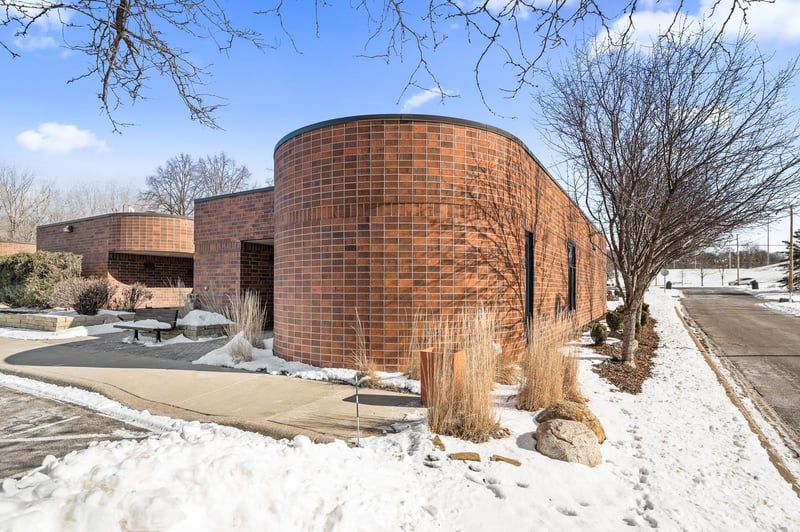 4934 Lincoln Dr, Edina, MN 55436