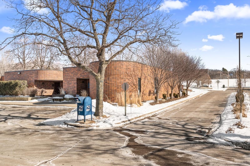 4934 Lincoln Dr, Edina, MN 55436