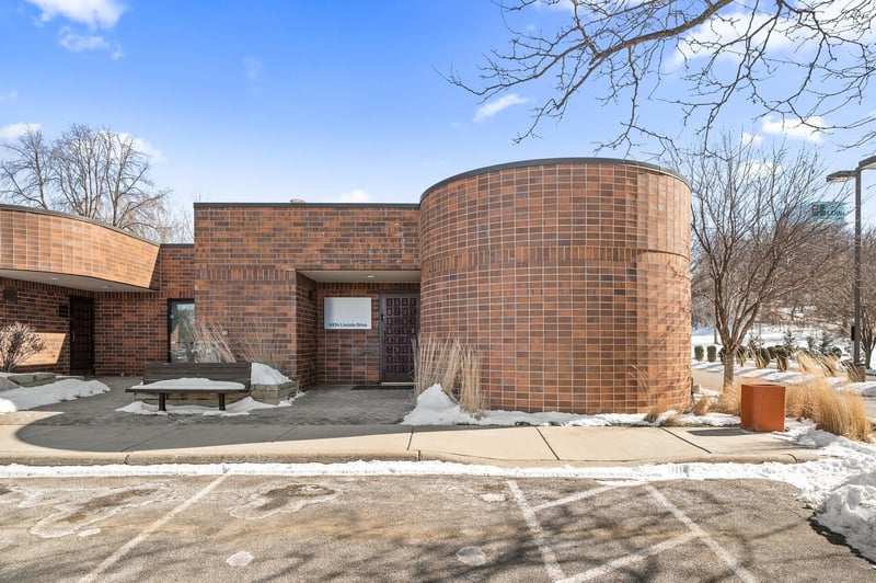 4934 Lincoln Dr, Edina, MN 55436