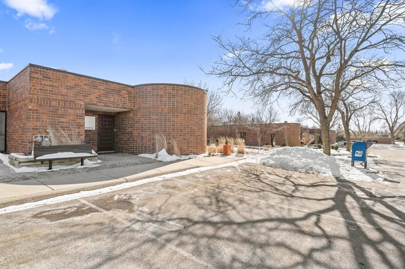 4934 Lincoln Dr, Edina, MN 55436