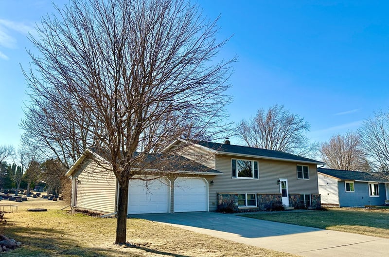 407 Kaye St, Tyler, MN 56178
