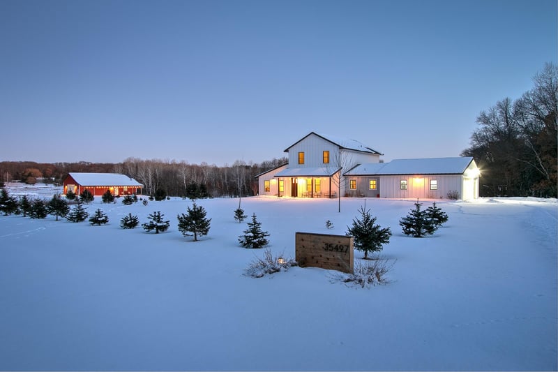 35497 Blackfoot St NW, Cambridge, MN 55008