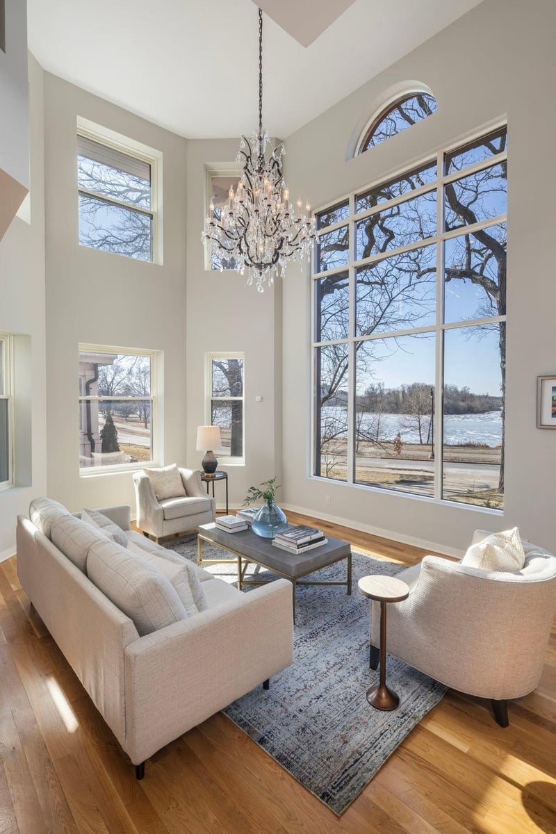 2675 E Lake Of The Isles Pw, Minneapolis, MN 55408