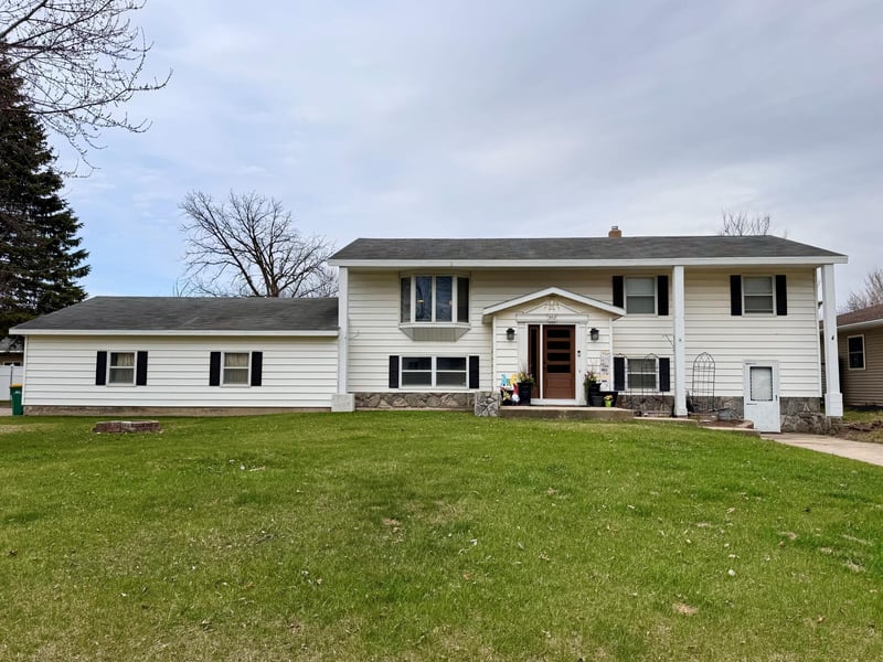 302 S Tyler St, Tyler, MN 56178
